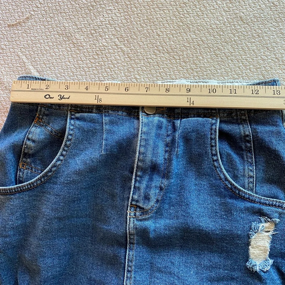 Free People Distressed Blue Mini Skirt Brack ajustable . Medidas en las fotos . - Picture 6 of 9